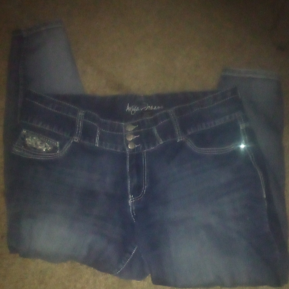 Ariya Blue Straight Leg Jeans with Classic Indigo Wash